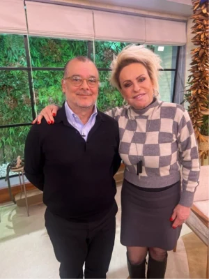 Encontro nos bastidores de um programa de televisão